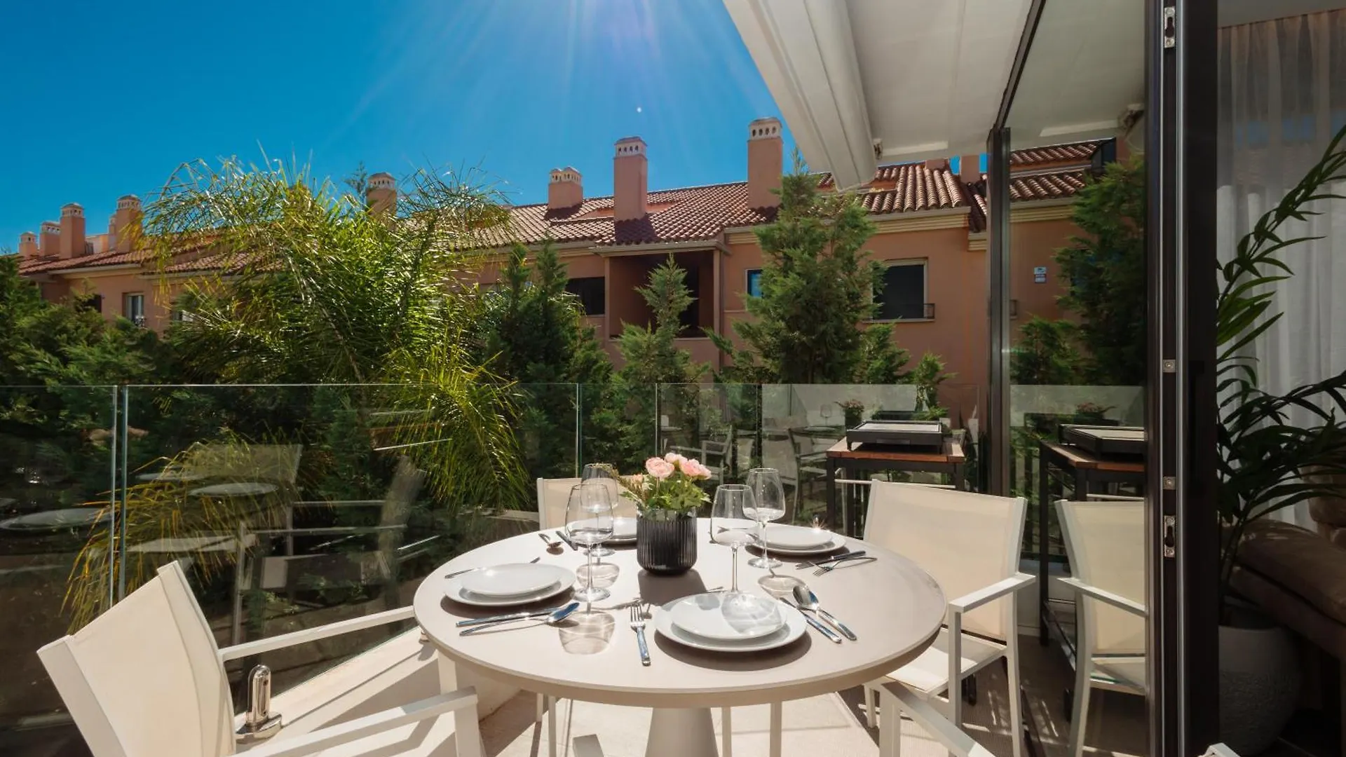 Apartment Next To The Beach In Dunes Beach Marbella