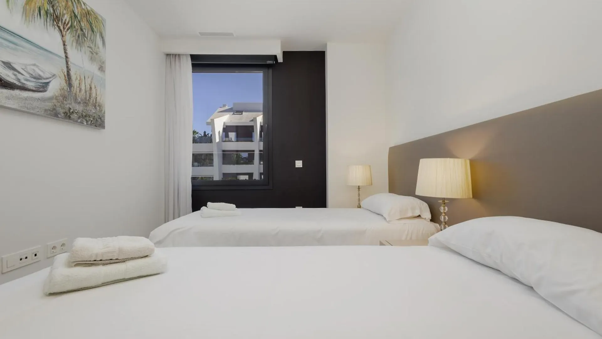 Apartment Next To The Beach In Dunes Beach Marbella