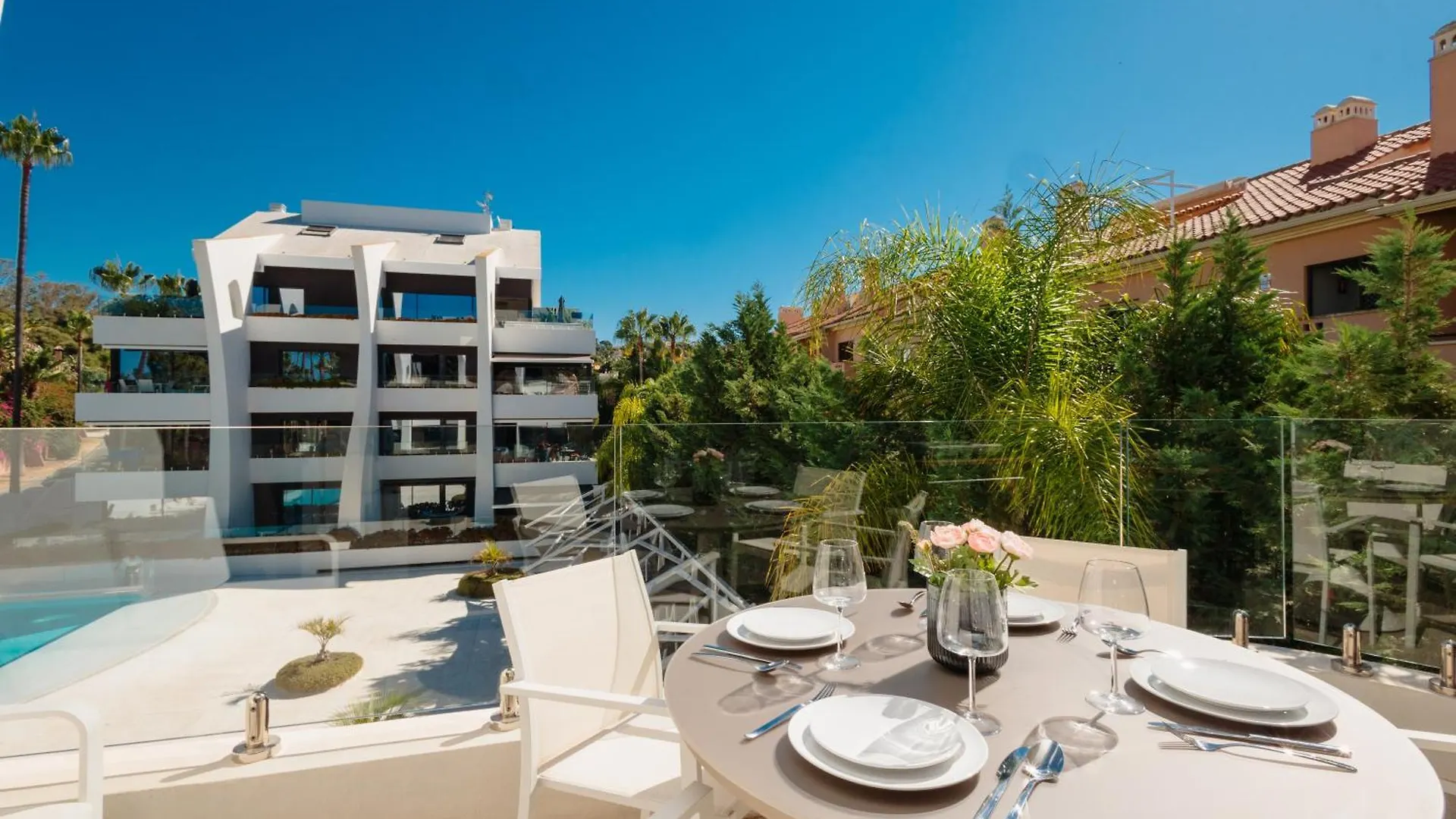 Apartment Next To The Beach In Dunes Beach Marbella Spain