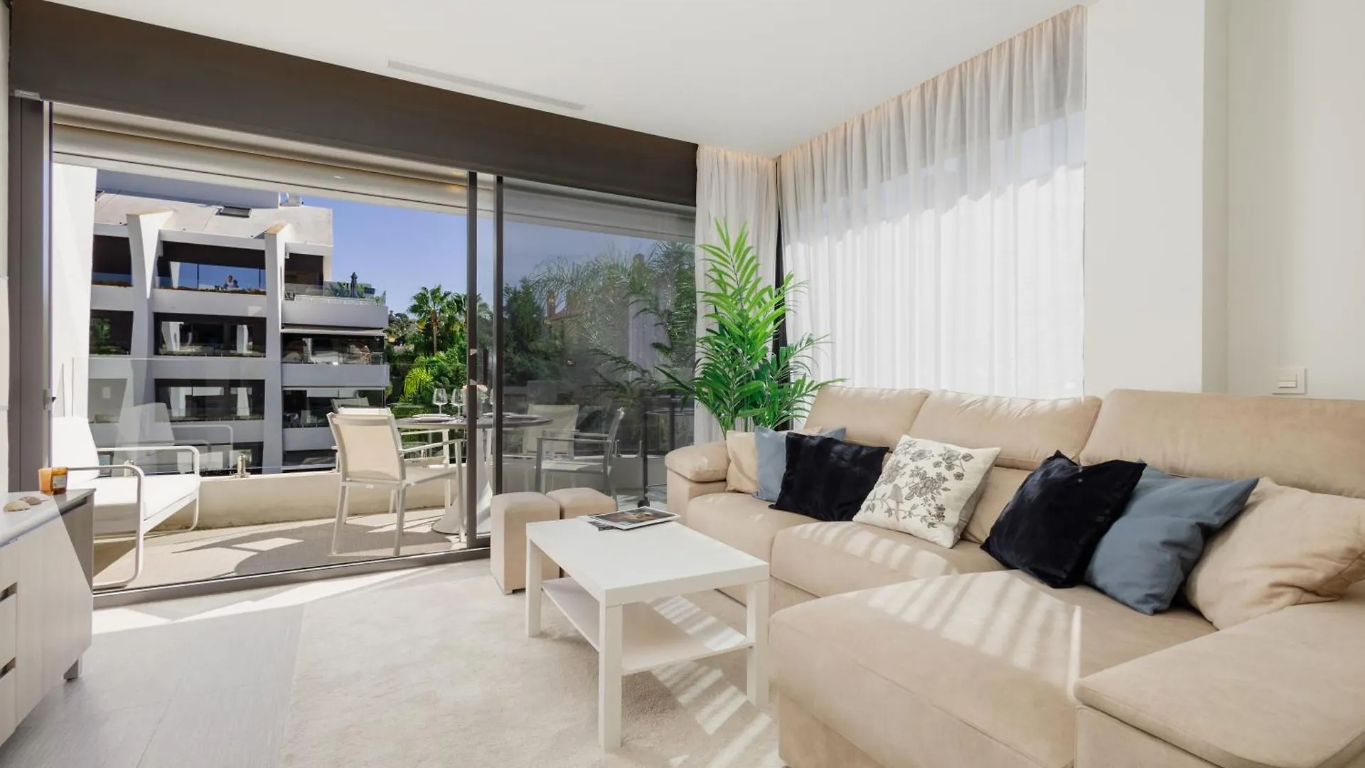 Apartment Next To The Beach In Dunes Beach Marbella
