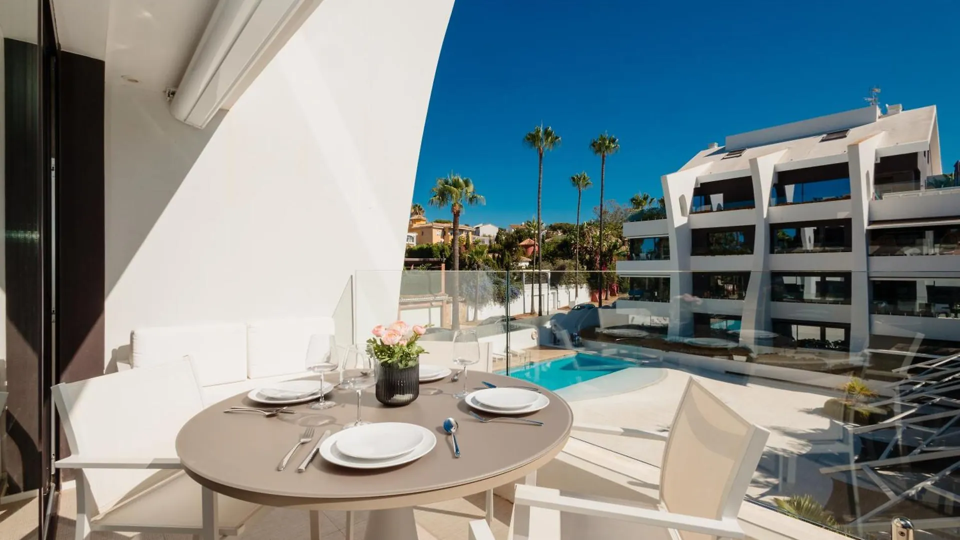 Apartment Next To The Beach In Dunes Beach Marbella Spain