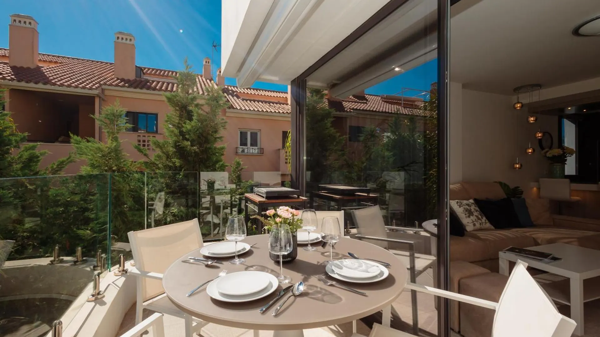 Apartment Next To The Beach In Dunes Beach Marbella
